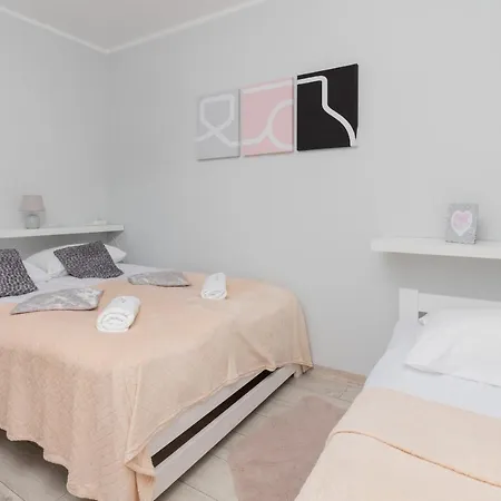 Turzycowa With Parking In By Renters *